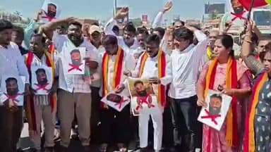 ஓசூர்: சபரிமலை சென்ற கர்நாடகா ஐயப்ப பக்தர்களை தாக்கிய ஜனநாயக எழுச்சி கழகத்தினர் :ஜூஜூவாடி அருகே கர்நாடக மாநில எல்லையில் கன்னட அமைப்பினர் போராட்டம்