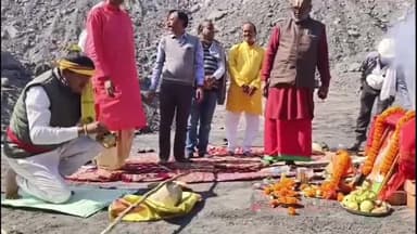 खलारी: मौनी अमावस्या पर केडीएच खदान में मां काली की पूजा, सुरक्षित उत्पादन और श्रमिकों की सुख-शांति की कामना की गई