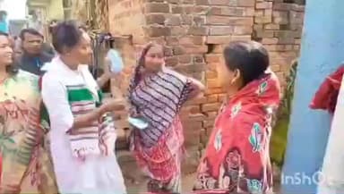 রানিবাঁধ: ১৫ বছরের উন্নয়নের খতিয়ান নিয়ে খাতড়ায় বাড়ি বাড়ি পৌঁছাল তৃণমূল নেতৃত্ব