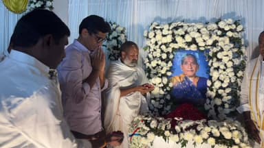 కథలాపూర్: మార్క్ ఫెడ్ మాజీ చైర్మన్ లోక బాపు రెడ్డి తల్లి లోక నర్సవ్వ దశదిన కార్యక్రమంలో పాల్గొన కోరుట్ల ఎమ్మెల్యే సంజయ్