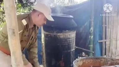 পশ্চিম যোৰহাট: ভোগদৈ আৰক্ষী চকীৰ অন্তৰ্গত কেইবা স্থানত আৰক্ষীৰ অভিযানত নষ্ট প্ৰায় ১০০ লিটাৰ দেশীয় সুৰা নষ্ট