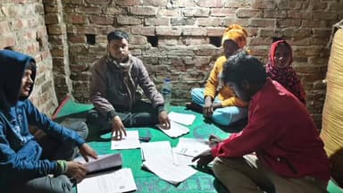 জয়নগর ২: এস আই আর নোটিশ পাওয়া ভোটারদের নিয়ে সন্ধ্যাকালীন নলগোড়ায় কর্মী বৈঠক