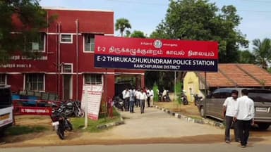 செங்கல்பட்டு: திருக்கழுக்குன்றம் அருகே தாய் மகள் சடலமாக மீட்கப்பட்டுள்ள நிலையில் போலீஸ்சார் விசாரணை மேற்கொண்டு வருகின்றனர்