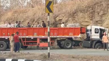 आर्णी: कोसदनी घाटात 18 चक्का ट्रेलर ला झाला अपघात
चालक किरकोळ जखमी