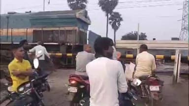 फतेहपुर: रेल फाटक जाम से गया-फतेहपुर स्टेट हाईवे पर लगा घंटों जाम, यात्री परेशान