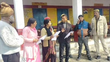 #रसूलाबाद उप जिलाधिकारी ने विशेष गहन पुनरीक्षण अभियान के तहत मतदान केन्द्रों का किया निरीक्षण,संबंधित को दिए निर्देश #va...