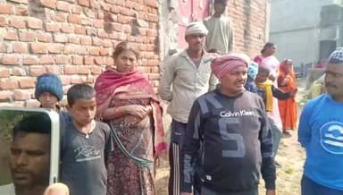 धनरुआ: धनरूआ पंचायत के वार्ड 6 में खराब नाली और टूटे रास्ते से परेशान लोगों ने किया प्रदर्शन