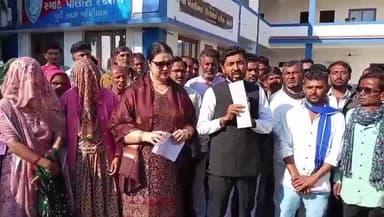 ભચાઉ: આધોઇ ગામે જનતા રેડ બનાવ બાબતે એડવોકેટ સુરેશ મકવાણાએ સામખિયાળી પોલીસ સ્ટેશનની વિગતો જણાવી