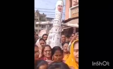 तानसेन: मातृ शक्ति पर टिप्पणी से बवाल, भाजपा महिला मोर्चा का प्रदर्शन, ग्वालियर में कांग्रेस विधायक बरैया का पुतला फूंका