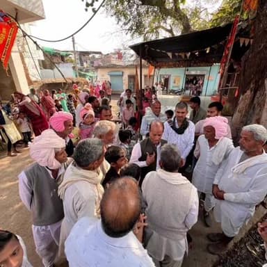 जीरापुर: ब्राह्मण गांव में विधायक हजारीलाल दांगी ने त्रिवेणी आश्रम में संत भंवरलाल नाथ महाराज को श्रद्धांजलि दी