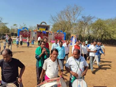 #_ଫୋଟୋରେ_ଖବର_
ଆଜି ଝାରବନ୍ଧ ବ୍ଳକର ବଡକୁଞ୍ଜାରୀ ଠାରେ ୨୬ତମ ସହିଦ୍ କାରଗିଲ କ୍ରିକେଟ କ୍ଳବ ଆନୂକୁଲ୍ୟରେ ଅନୁଷ୍ଠିତ ହୋଇଥିବା କ୍ରିକେଟ ଟୁର୍...