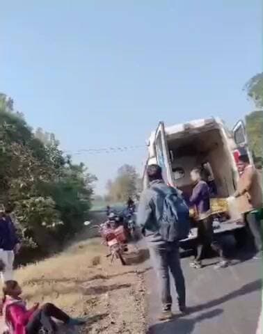 ସୁନ୍ଦରଗଡ ସହର: ରସରାଜ ପୁର କଟନି ପଡ଼ା ନିକଟରେ ପୋଲ ତଳକୁ ଖସିଲା ବାଇକ ,ଦୁର୍ଘଟଣାରେ ଜଣେ ଯୁବତୀ ସମତେ ଦୁଇ ଗୁରୁତର