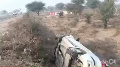 दांतारामगढ़: खंडेला रोड पर डंपर से टकराने के बाद खाटूश्यामजी से लौट रहे श्रद्धालुओं की कार खाई में गिरी, बड़ा हादसा टला