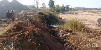 केवलारी: अवैध ब्लास्टिंग से सेवा सहकारी समिति पांडिया छपारा के वेयरहाउस में आई दरारें