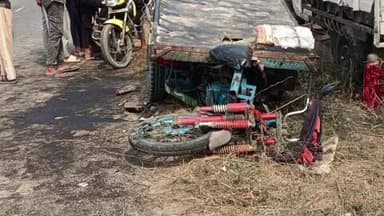 मशरक: मशरक और बैकुंठपुर थाना क्षेत्र के मड़वा गांव में पिकअप ने ठेले को मारी टक्कर, चालक घायल