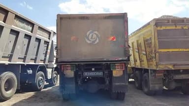 વંથળી: પોલીસે કબ્જે લીધેલ વાહન માંથી રેતી ની ચોરી થઈ જતા પોલીસ ફરિયાદ નોંધાઈ,25 ટન રેતીની ચોરી થઈ જતા ચકચાર