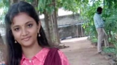 சேலம்: சித்தர் கோவில் மருத்துவ மாணவியை கொண்ட தந்தை தொடர்ந்து தலைமுறைகள் தாயிடம் போலீசார் விசாரணை