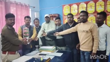 मनिका: मनिका थाना के नए थाना प्रभारी का भीम आर्मी संगठन के लोगों ने बुके देकर किया स्वागत