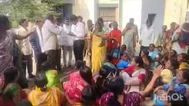 वाशिम: लाडकी बहीण योजनेसाठी जिल्ह्यातील शेकडो महिला धडकल्या जिल्हाधिकारी कार्यालय परिसरात