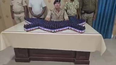 ପୁରୀ ମ୍ୟୁନିସିପାଲଟି: ଅବକାଶ ଲେନରେ 650 ବୋତଲ କୋରକ୍ସ ଜବତ କରିଚି କୁମ୍ଭାର ପଡା ଥାନା ପୋଲିସ, 2 ଜଣ ଗିରଫ ସହିତ କୋର୍ଟ chalannl