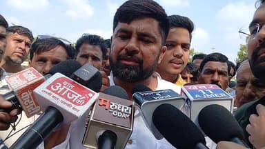 #SIR प्रक्रिया में गगवाना ग्राम के नाम काटे जाने से नाराज गगवाना ग्रामवासी पहुंचे जिला कलेक्टर कार्यालय #ajmerbreaking #...