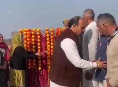 ਹੁਸ਼ਿਆਰਪੁਰ: ਪਿੰਡ ਨੱਥੂਵਾਲ ਵਿੱਚ ਵਿਧਾਇਕ ਘੁੰਮਣ ਨੇ ਖੇਡ ਪਾਰਕ ਦੇ ਨਿਰਮਾਣ ਕਾਰਜ ਨੂੰ ਕਰਵਾਇਆ ਸ਼ੁਰੂ