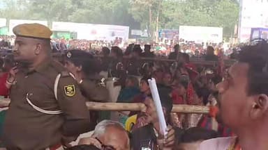 समृद्धि यात्रा के दौरान सितामढी के हितनारायण उच्च विद्यालय चन्दौली, बेलसंड में मुख्यमंत्री Nitish Kumar का जनसंवाद
#ch...