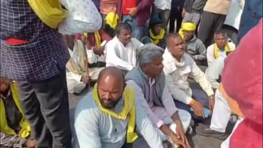 नारायणगंज: एनएच-30 पर 5 महिला मजदूरों की मौत, लापरवाही के खिलाफ हाईवे पर चक्काजाम, मुआवजे की मांग