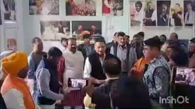 अमनौर: अमनौर स्थित आवास पर सांसद ने की प्रेस वार्ता