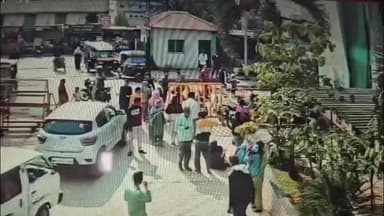 शाजापुर: जिला अस्पताल में युवक-महिला के बीच मारपीट, सीसीटीवी फुटेज आया सामने