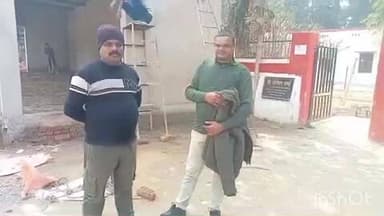 लखीमपुर: राजापुर गांव में अज्ञात कारणों से फंदे से लटकर युवक ने की आत्महत्या, पोस्टमार्टम हाउस पहुंचे परिजनों में छाया मातम