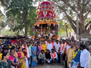 ಚನ್ನಪಟ್ಟಣ: ಅದ್ದೂರಿಯಾಗಿ ನಡೆದ ಕೆಂಗಲ್ ಆಂಜನೇಯ ಸ್ವಾಮಿಯ ರಥೋತ್ಸವ