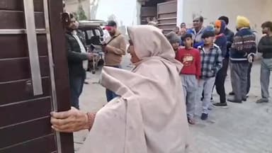 ਅੰਮ੍ਰਿਤਸਰ 2: ਫਤਿਹਗੜ ਚੂੜੀਆਂ ਰੋਡ ਇਲਾਕੇ ਦੇ ਰਹਿਣ ਵਾਲੇ ਨੌਜਵਾਨ ਨੇ ਕੀਤੀ ਆਤਮਹੱਤਿਆ ਪੁਲਿਸ ਕਰ ਰਹੀ ਹੈ ਮਾਮਲੇ ਦੀ ਜਾਂਚ