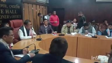 ধেমাজি: জিলা আয়ুক্তৰ কাৰ্যালয়ত জিলা আয়ুক্তৰ উপস্থিতিত অসম ফুটবল দলটিক সম্বৰ্ধনা