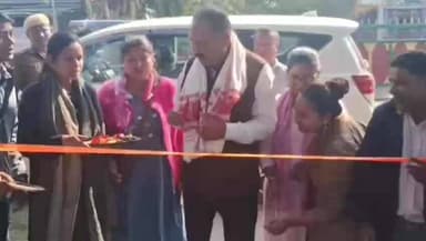 তেজপুৰ: মৰাভৰালী দৈনিক বজাৰৰ মেৰামতি আৰু ঊষাপুৰ গাওঁ পঞ্চায়তৰ বাৰান্দা নিৰ্মাণৰ কামৰ শুভ উদ্বোধন কৰে আজি বিধায়ক পৃথ্বিৰাজ ৰাভায়