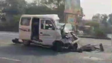 ગોધરા: બામરોલી ચોકડી પાસે કાર અને ટ્રક વચ્ચે અકસ્માત સર્જાતા એક મહિલાનું મૃત્યુ નિપજ્યું હતું