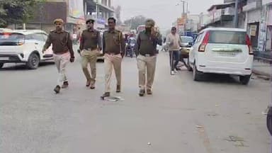 राजगढ़: राजगढ थाना पुलिस ने दलबल के साथ पूरे शहर में की पैदल गश्त, यातायात नियमों को तोड़ने वाले वाहनों की निकाली हवा