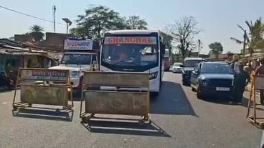 लावालौंग: लमटा गांव के पास तेज रफ्तार ऑटो ने बस का इंतजार कर रही महिला को मारी टक्कर, सड़क जाम