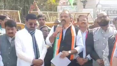 बड़गांव: भाजपा विधायक और नेताओं पर कांग्रेस समर्थित मतदाताओं के नाम कटवाने का आरोप, कांग्रेस ने कलेक्ट्रेट पर किया प्रदर्शन