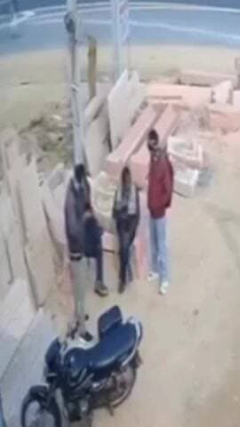 सिकराय: पंचोली में हाईड्रा क्रेन ने राहगीर को कुचला, वीडियो में दिखी लापरवाही से टक्कर मारने की घटना