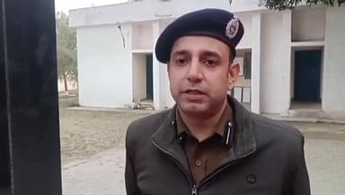 इटवा: पुलिस अधीक्षक ने पुलिस लाइन में ग्राम प्रहरियों के साथ गोष्ठी की, उनकी समस्याओं को सुना गया