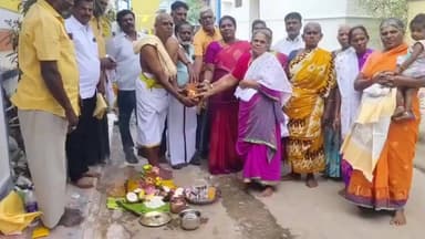 கயத்தாறு: மாரியம்மன் கோவில் தெருவில் பேவர் பிளாக் சாலை அமைக்கும் பணி பேரூராட்சி தலைவர் துவக்கி வைத்தார்