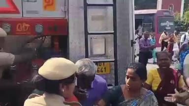 சேலம்: ஆட்சியரகம் நிலத்தை ஆக்கிரமித்து வழித்தடம் விடாமல் மிரட்டல் விடுத்த நபர்கள் மீது நடவடிக்கை கோரி ஒரே குடும்பத்தை சேர்ந்த 5 பேர் தீக்குளிக்க முயற்சி