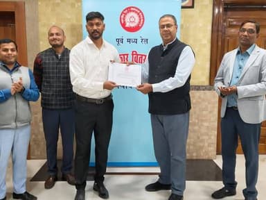 मंडल रेल प्रबंधक कार्यालय, धनबाद में संरक्षा पुरस्कार वितरण समारोह का आयोजन किया गया | इस अवसर पर धनबाद मंडल के मंडल रेल...