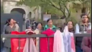 बड़गांव: उदयपुर जिले में सोमवार को शिक्षक भर्ती परीक्षा की लेवल 2 के अंग्रेजी और हिन्दी विषय की परीक्षा आयोजित हुई