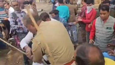 জামুরিয়া: জামুরিয়া বিডিও অফিসে শুনানির সময় বিজেপি ও তৃণমূল সমর্থকদের মধ্যে সংঘর্ষকে কেন্দ্র করে চরম উত্তেজনা, ঘটনাস্থলে পুলিশ