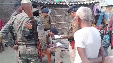 कुढ़नी: मनियारी थाना क्षेत्र में कई घरों पर इश्तहार चस्पाया गया, कई जगह कुर्की जब्ती भी हुई