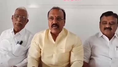 ಕಾರಟಗಿ: ಆರ್ಯ ಈಡಿಗ ಸಮಾಜದ ವಿವಿಧ ಬೇಡಿಕೆಗಳ ಈಡೇರಿಕೆಗೆ ಒತ್ತಾಯಿಸಿ ಪ್ರಣವಾನಂದ ಸ್ವಾಮಿಜಿಗಳಿಂದ ಪಾದಯಾತ್ರೆ ಪಟ್ಟಣದಲ್ಲಿ ಸಮಾಜದವರು ಹೇಳಿಕೆ