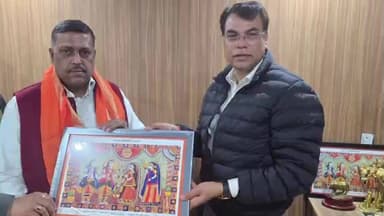 अगिआंव: दिल्ली प्रदेश कार्यालय में अगिआंव के नवनिर्वाचित भाजपा विधायक महेश पासवान को सम्मानित किया गया, विधायक ने आभार प्रकट किया