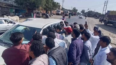 नागदा: लालगेट पर किसानों ने सांसद को फिर रोका, पूछा- रेल बायपास रद्द हुआ या नहीं, सांसद बोले- दिल्ली जाऊंगा, दोबारा रेल